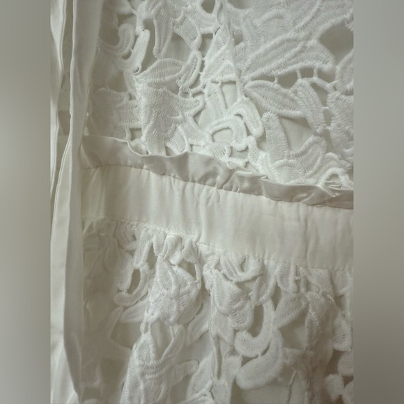 Endless Rose White Lace Midi Tiered Dress Size Large L NWOT Revolve - Picture 6 of 9